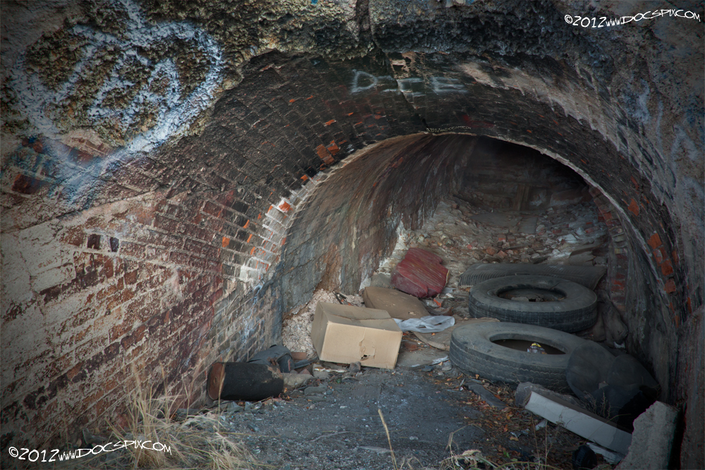 Another view of the tunnel entryway.