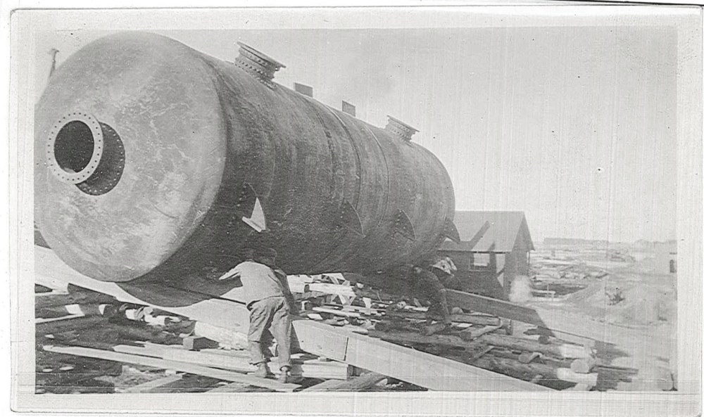 These tanks were 10' in diameter, 30' in length. 